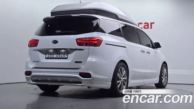 Kia Carnival 2018 thumb 6