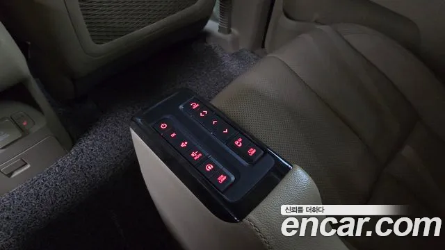 Kia Carnival 2018 thumb 5