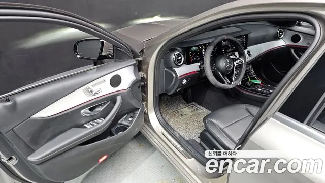Mercedes-Benz E-Class 2020 thumb 6