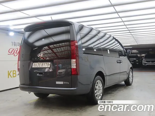 Hyundai Staria 2024 thumb 3
