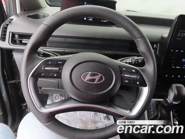 Hyundai Staria 2024 thumb 9