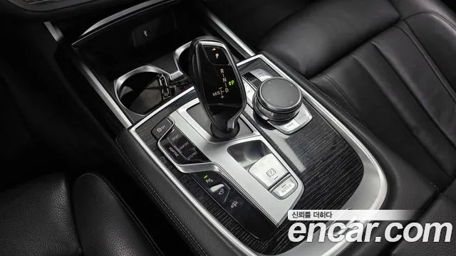 BMW 7 серии 2018 thumb 12