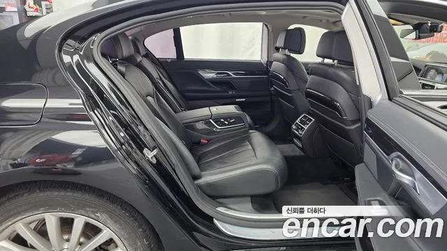 BMW 7 серии 2018 thumb 5