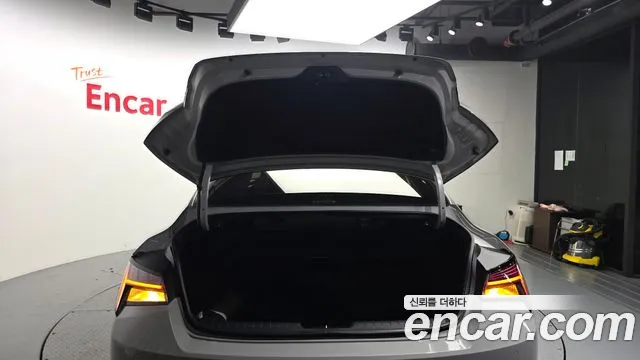 Hyundai Elantra 2023 thumb 10