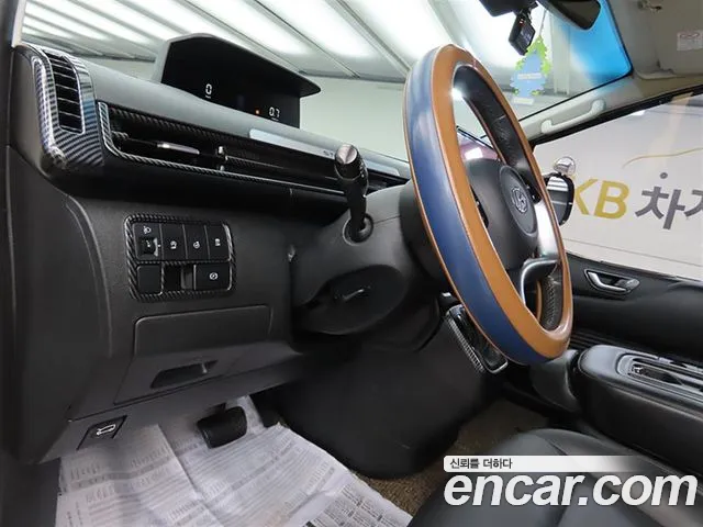 Hyundai Staria 2023 thumb 7