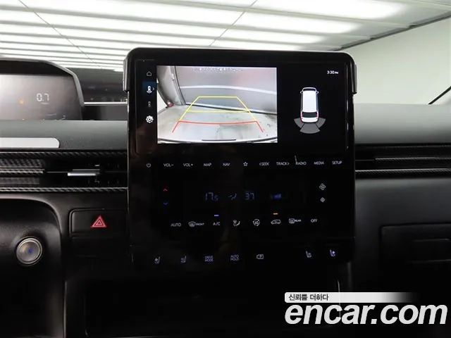 Hyundai Staria 2023 thumb 5