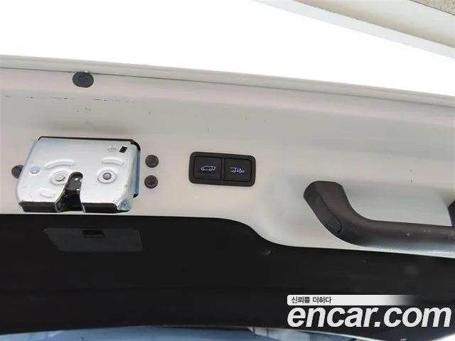 Hyundai Staria 2023 thumb 11