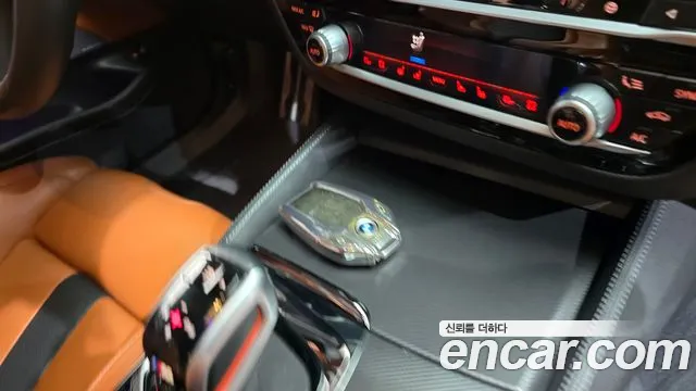 BMW M5 2019 thumb 9