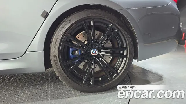 BMW M5 2019 thumb 4