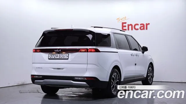 Kia Carnival 2023 thumb 5