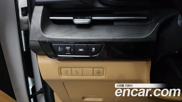 Kia Carnival 2023 thumb 9