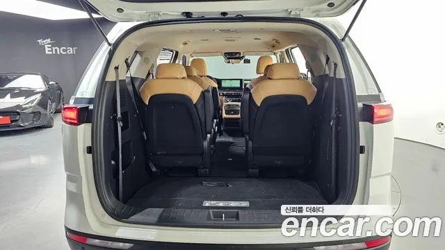 Kia Carnival 2023 thumb 11