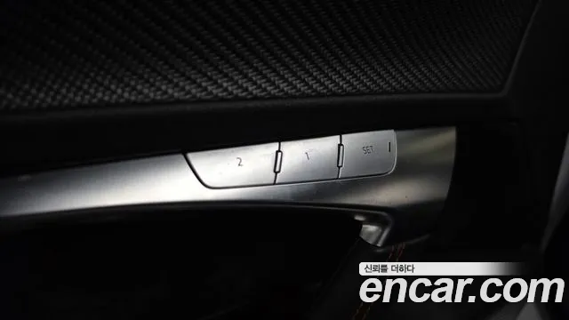 Audi RS6 2021 thumb 10