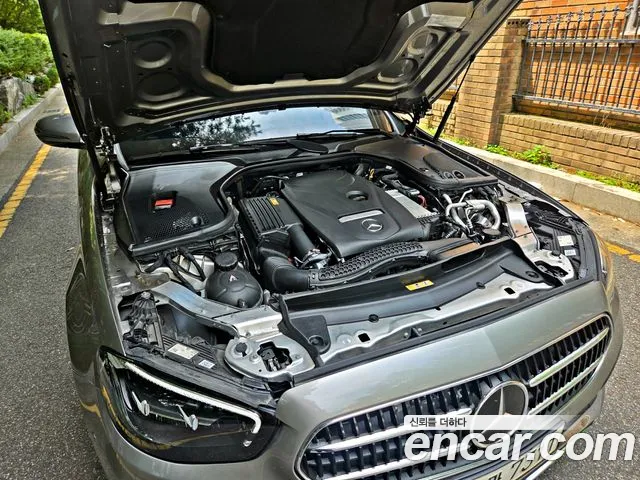 Mercedes-Benz E-Class 2021 thumb 8