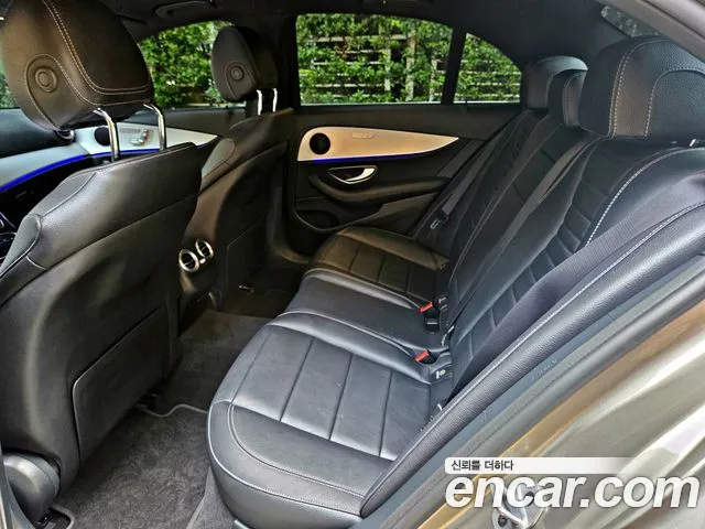 Mercedes-Benz E-Class 2021 thumb 11