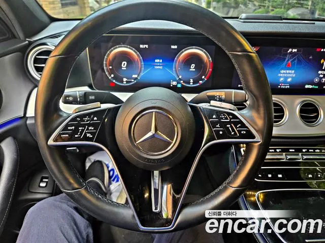Mercedes-Benz E-Class 2021 thumb 7