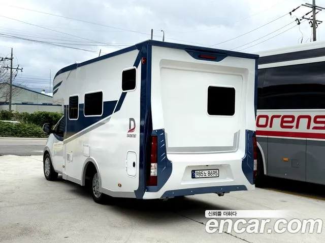 Hyundai Staria 2022 thumb 7