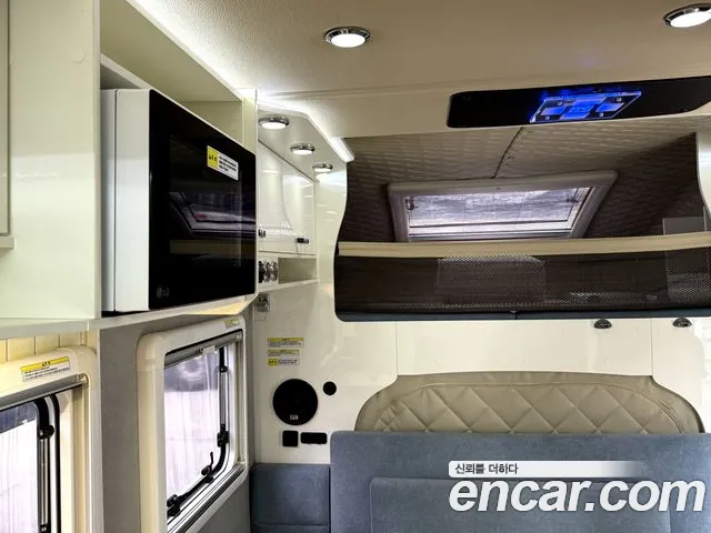 Hyundai Staria 2022 thumb 4