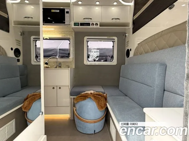 Hyundai Staria 2022 thumb 5