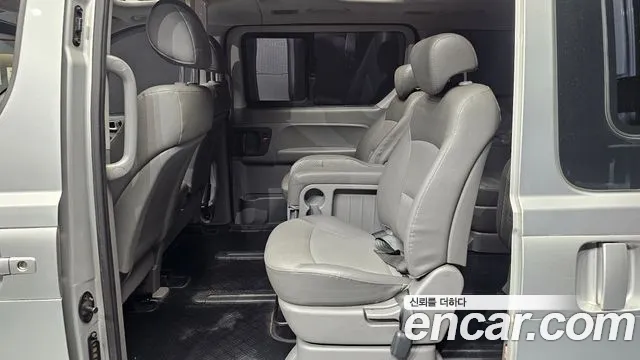 Hyundai Staria 2009 thumb 8
