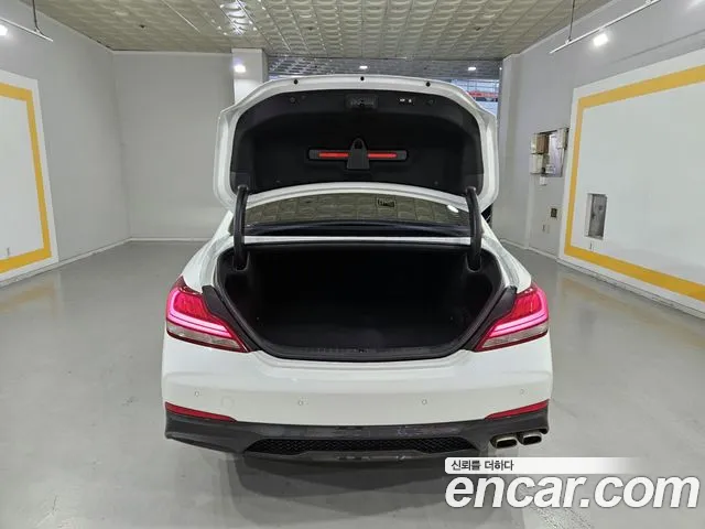Genesis G70 2019 thumb 2