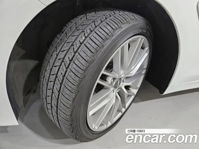 Genesis G70 2019 thumb 10