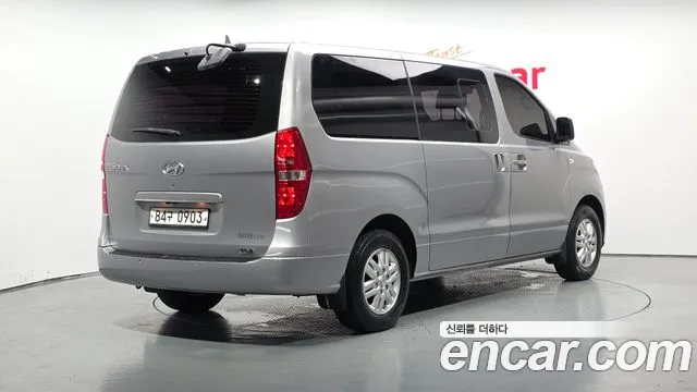 Hyundai Staria 2018 thumb 6