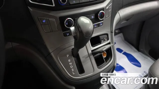 Hyundai Staria 2018 thumb 5