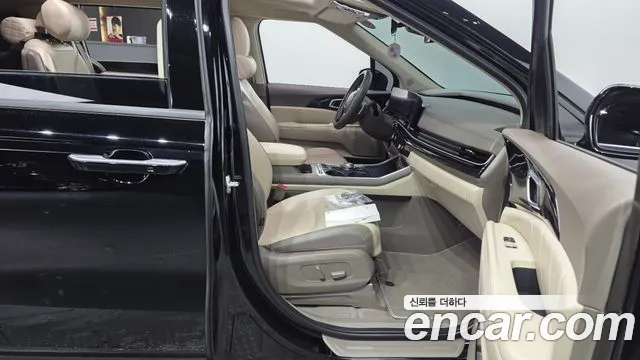 Kia Carnival 2024 thumb 2