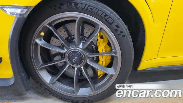 Porsche 911 2016 thumb 2