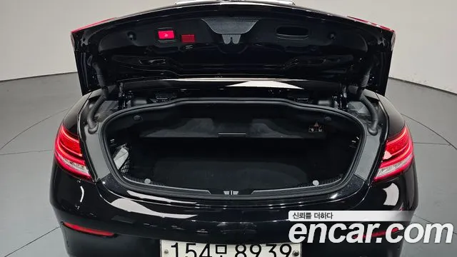 Mercedes-Benz C-Class 2020 thumb 12