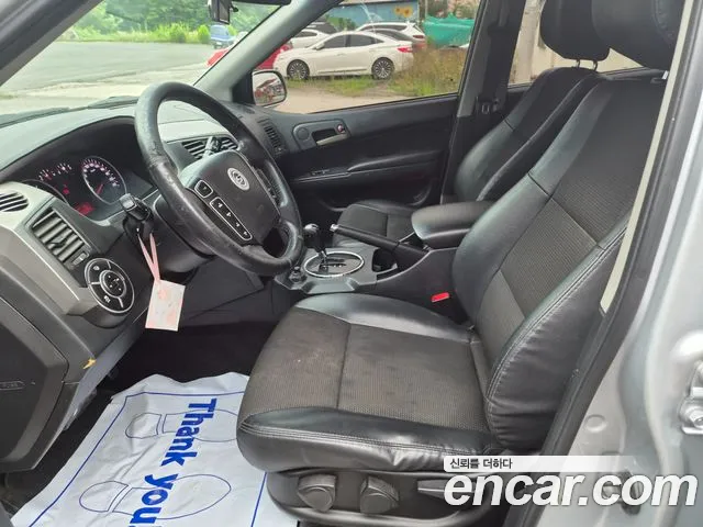 KGM Korando 2013 thumb 9
