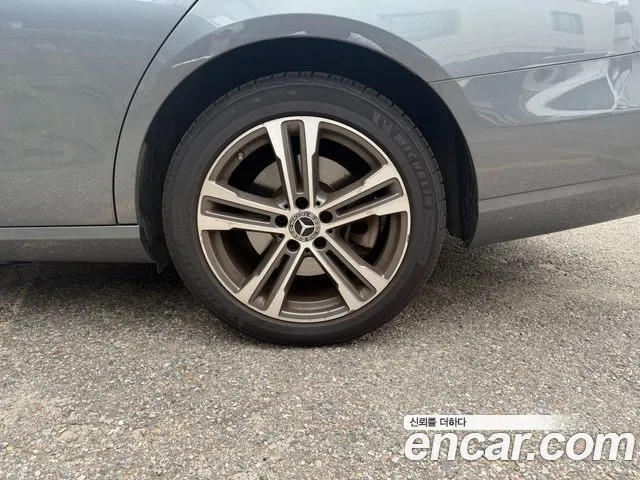 Mercedes-Benz E-Class 2021 thumb 5