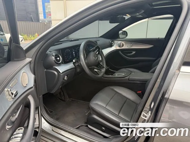 Mercedes-Benz E-Class 2021 thumb 10