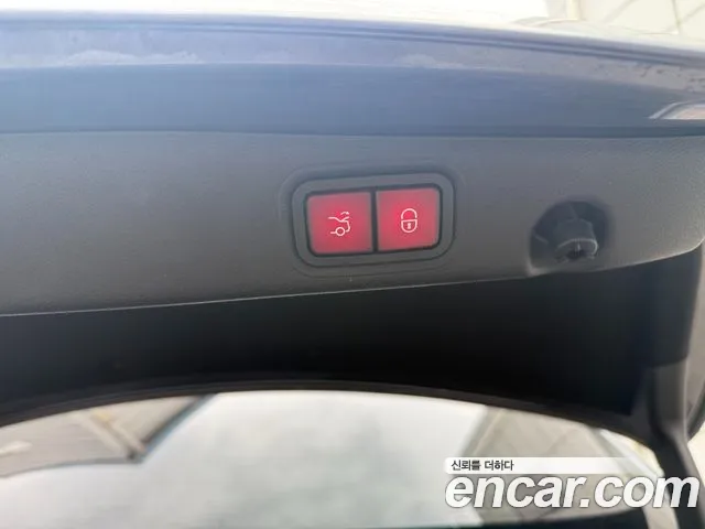 Mercedes-Benz E-Class 2021 thumb 12