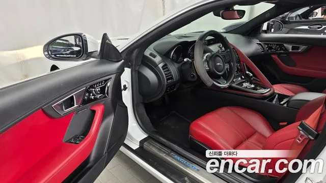 Jaguar F-Type 2015 thumb 3