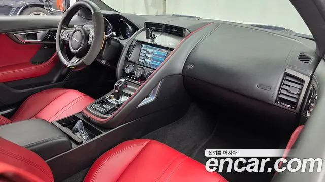 Jaguar F-Type 2015 thumb 11
