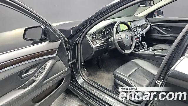 BMW 5 серии 2012 thumb 5