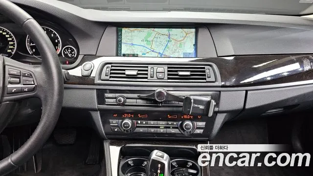 BMW 5 серии 2012 thumb 10