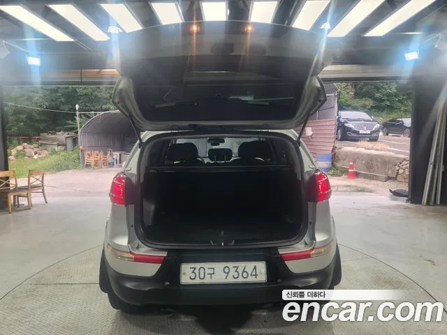 Kia Sportage 2010 thumb 9