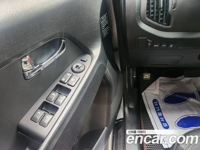 Kia Sportage 2010 thumb 5