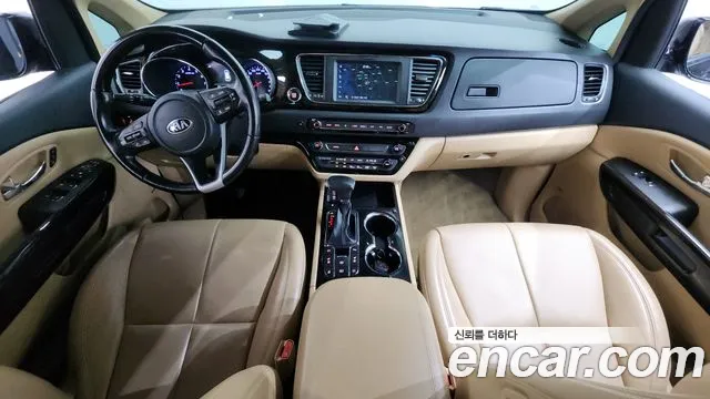 Kia Carnival 2018 thumb 3
