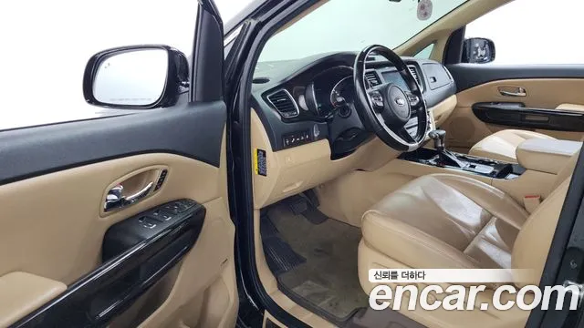 Kia Carnival 2018 thumb 10