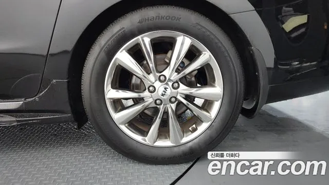 Kia Carnival 2018 thumb 8