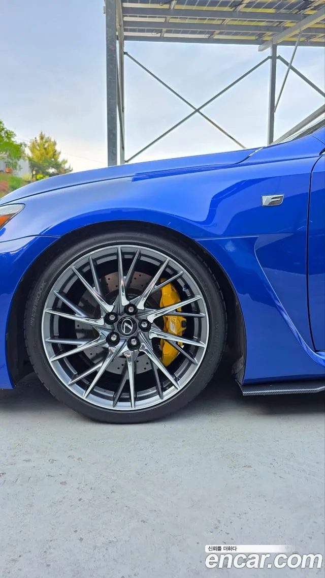 Lexus IS F 2010 thumb 2