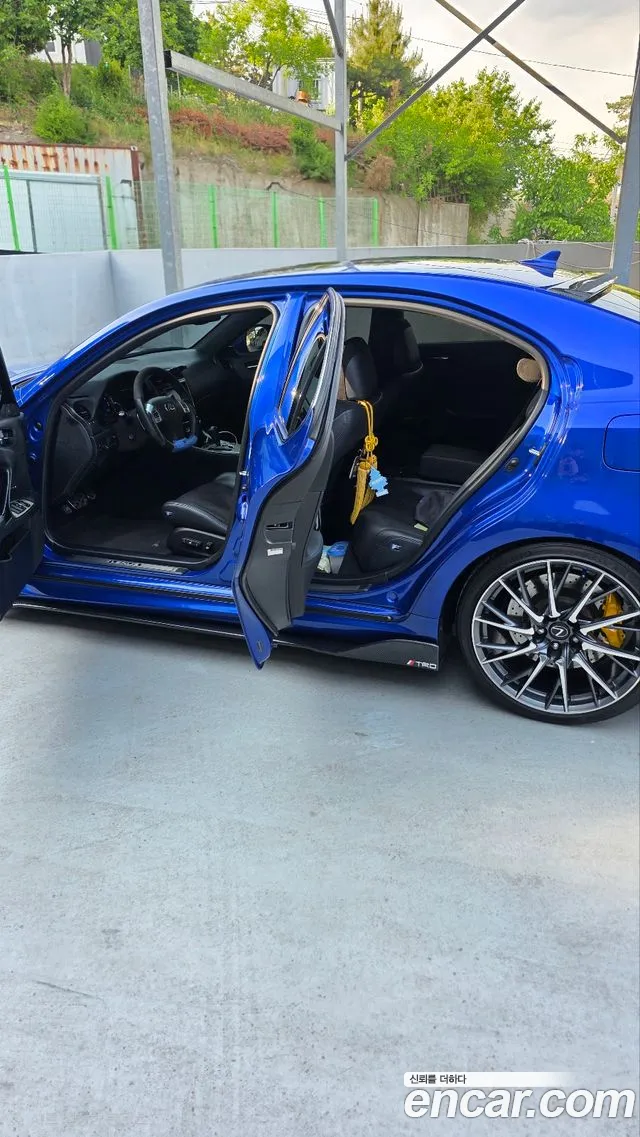 Lexus IS F 2010 thumb 11