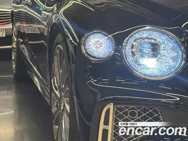 Bentley Flying Spur 2025 thumb 8
