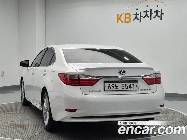 Lexus ES 300h 2013 thumb 10