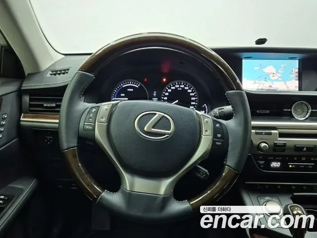Lexus ES 300h 2013 thumb 9