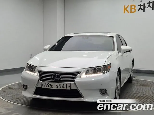 Lexus ES 300h 2013 thumb 6